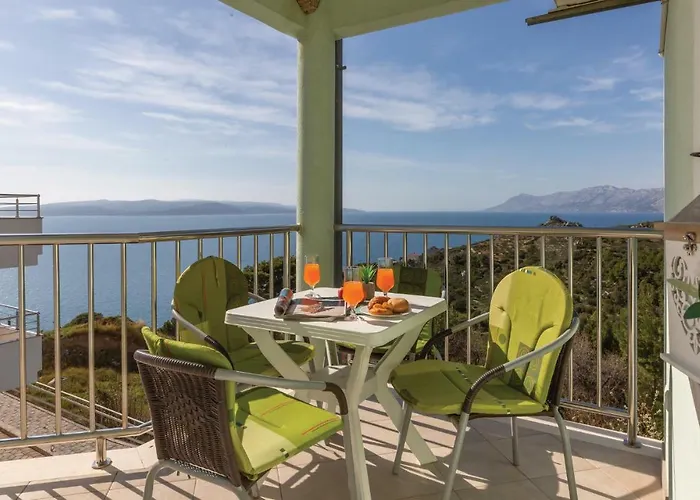 Beautiful Apartment In Krvavica With Wifi